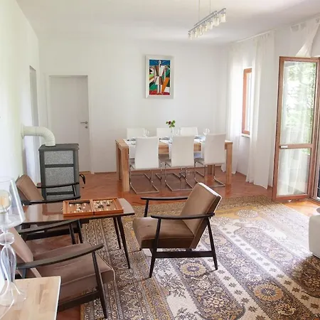 Olivia Apartment,