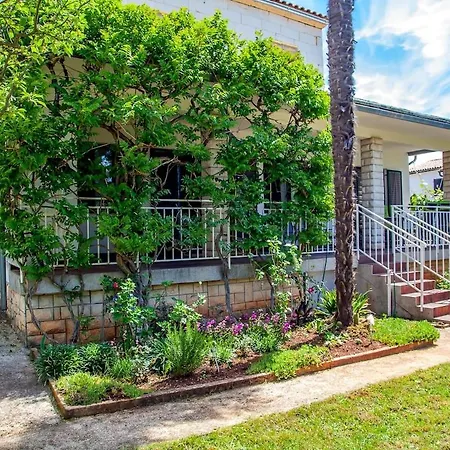 Olivia Apartment, * Zambratija (Istria)
